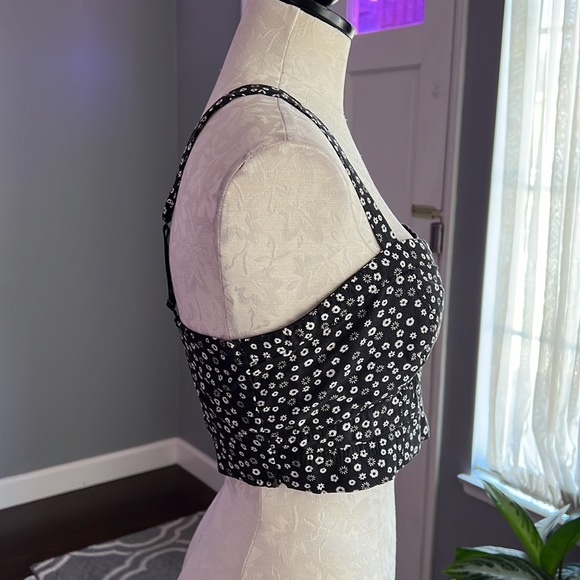 Bethany Mota Ditsy Floral Crop Top - Picture 3 of 8